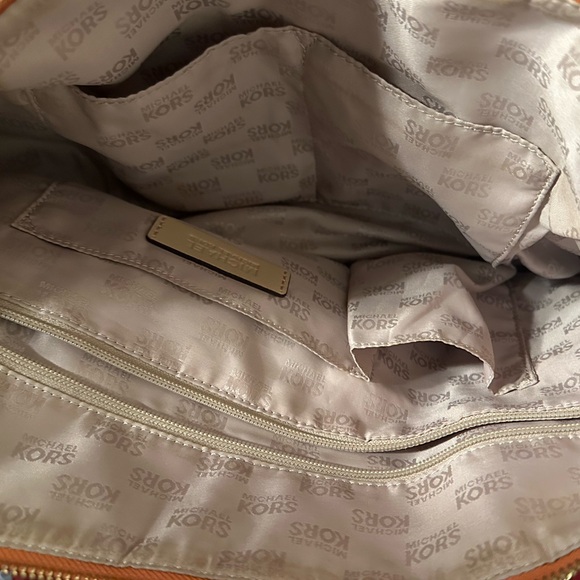 Michael Kors Jet Set tote - Picture 5 of 10